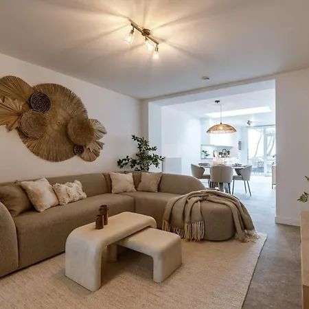 Huswell - Cosy Bohemian Decorated With Terrace *