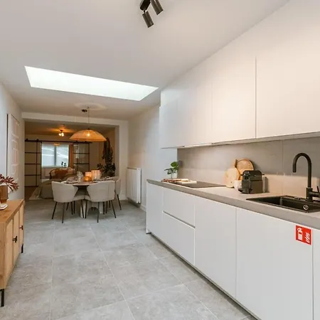 Huswell - Cosy Bohemian Decorated With Terrace *