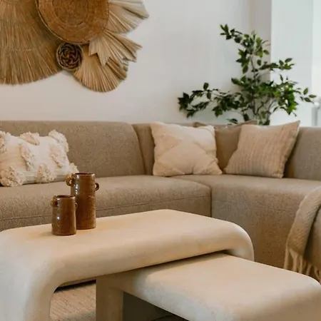 Huswell - Cosy Bohemian Decorated With Terrace