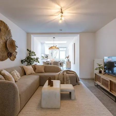 Huswell - Cosy Bohemian Decorated With Terrace Apartman *