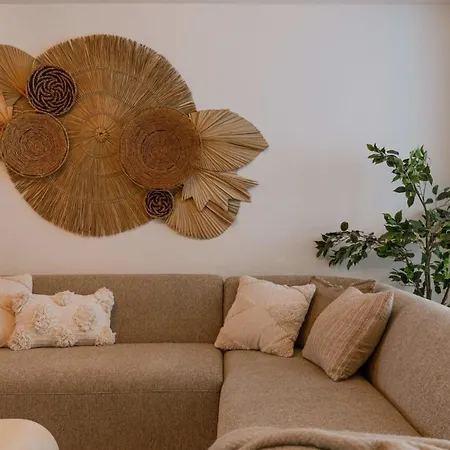 Huswell - Cosy Bohemian Decorated With Terrace شقة